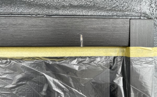 玄関ドア枠（樹脂）の補修