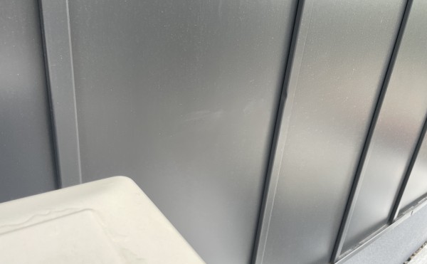 ガルバリウム鋼板の凹み補修