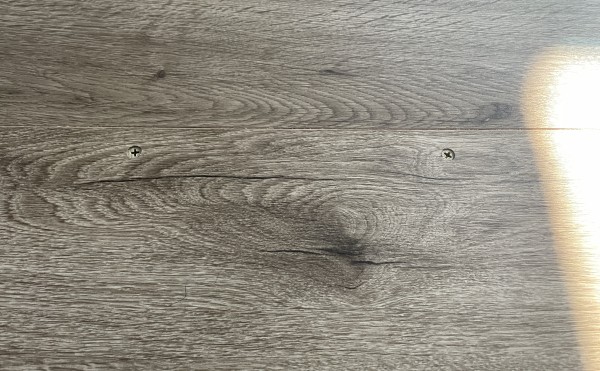 床鳴りビス穴補修